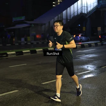Runner Photo 7906105