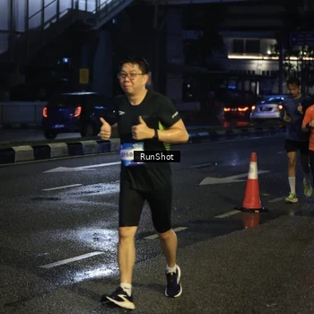 Runner Photo 7906115