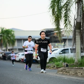 Runner Photo 7906116