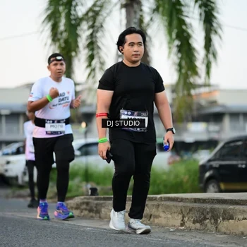 Runner Photo 7906122