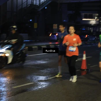 Runner Photo 7906123
