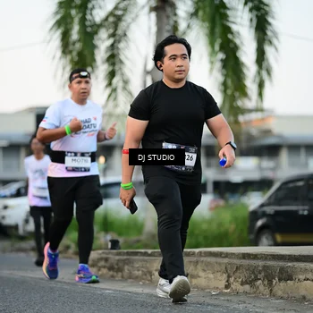 Runner Photo 7906124