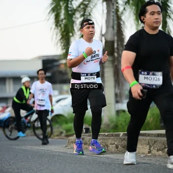 Runner Photo 7906126