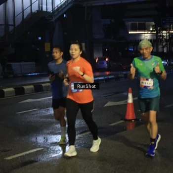 Runner Photo 7906130