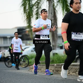 Runner Photo 7906132