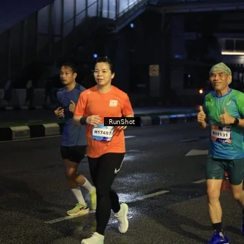 Runner Photo 7906133