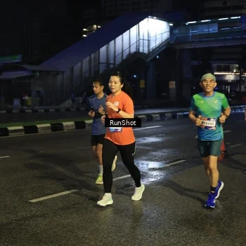 Runner Photo 7906140