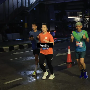 Runner Photo 7906141