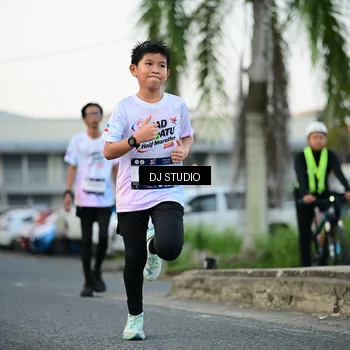 Runner Photo 7906142
