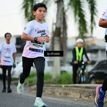 Runner Photo 7906153