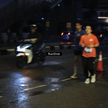 Runner Photo 7906154