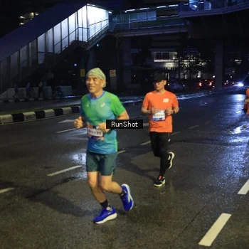 Runner Photo 7906157