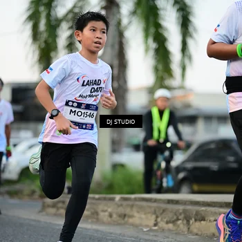 Runner Photo 7906158