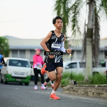 Runner Photo 7906176