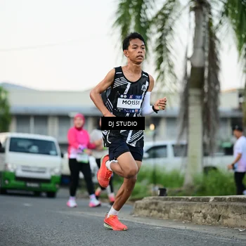 Runner Photo 7906179