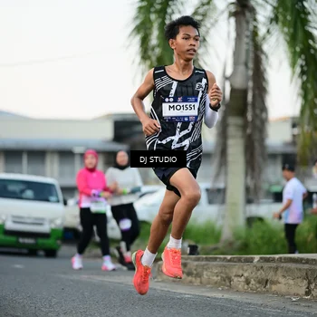 Runner Photo 7906182