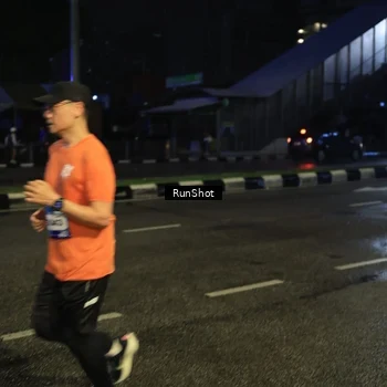 Runner Photo 7906189
