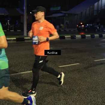 Runner Photo 7906191