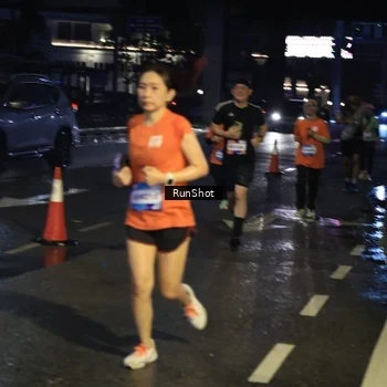 Runner Photo 7906192
