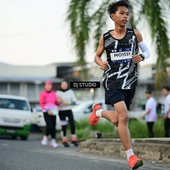 Runner Photo 7906193