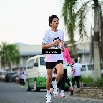 Runner Photo 7906224