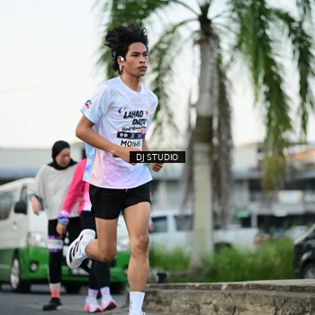 Runner Photo 7906234