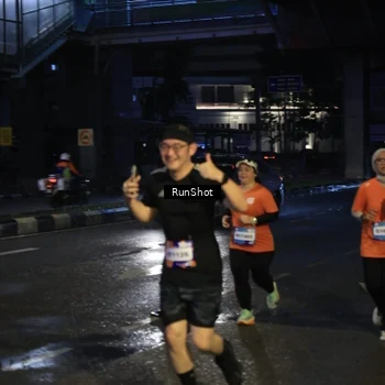 Runner Photo 7906236