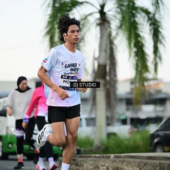 Runner Photo 7906237