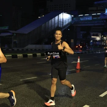 Runner Photo 7906243