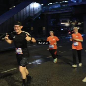 Runner Photo 7906245