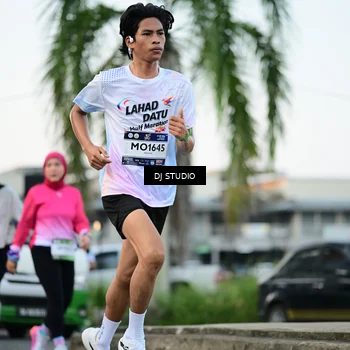 Runner Photo 7906246