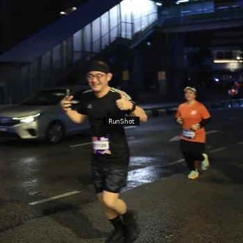 Runner Photo 7906251