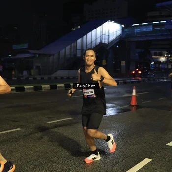 Runner Photo 7906259