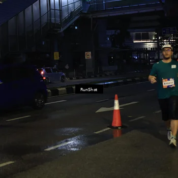 Runner Photo 7906290