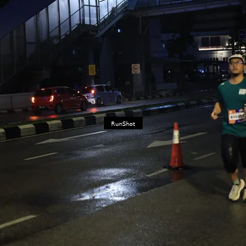 Runner Photo 7906297