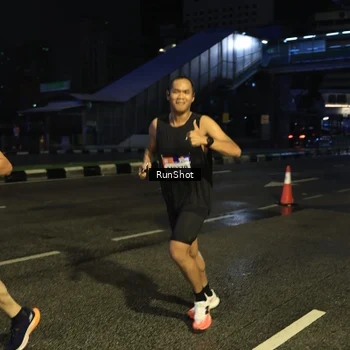 Runner Photo 7906299