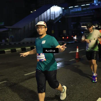 Runner Photo 7906308
