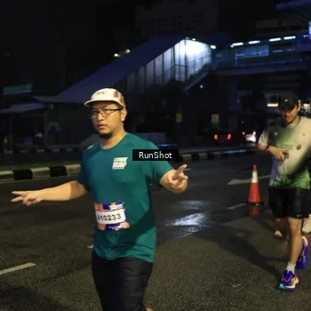Runner Photo 7906318