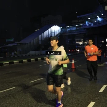 Runner Photo 7906328