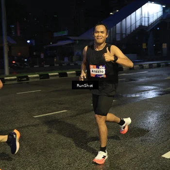 Runner Photo 7906334