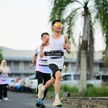 Runner Photo 7906411