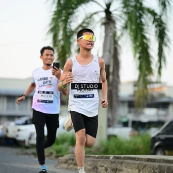 Runner Photo 7906416