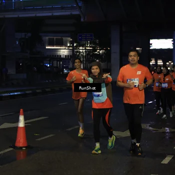 Runner Photo 7906428