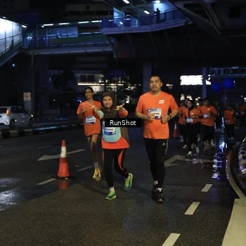 Runner Photo 7906440
