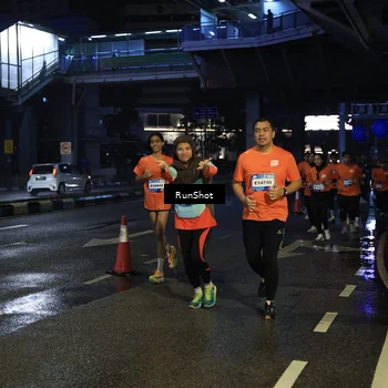 Runner Photo 7906446