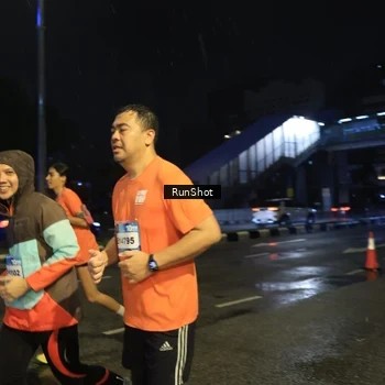 Runner Photo 7906539