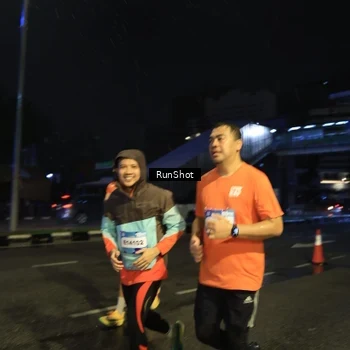 Runner Photo 7906552