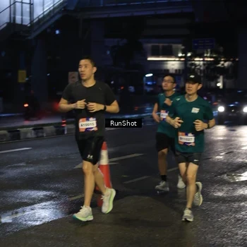 Runner Photo 7906567