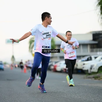 Runner Photo 7906585
