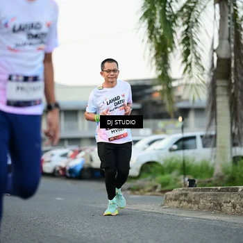 Runner Photo 7906592